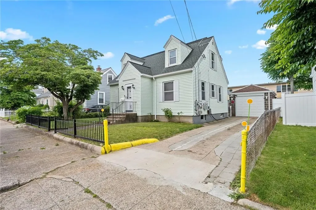 81 Rosemere Road Pawtucket RI 02861