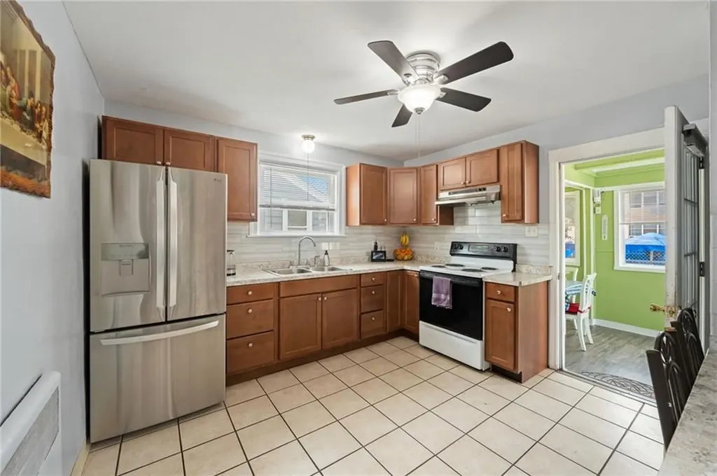 81 Rosemere Road Pawtucket RI 02861