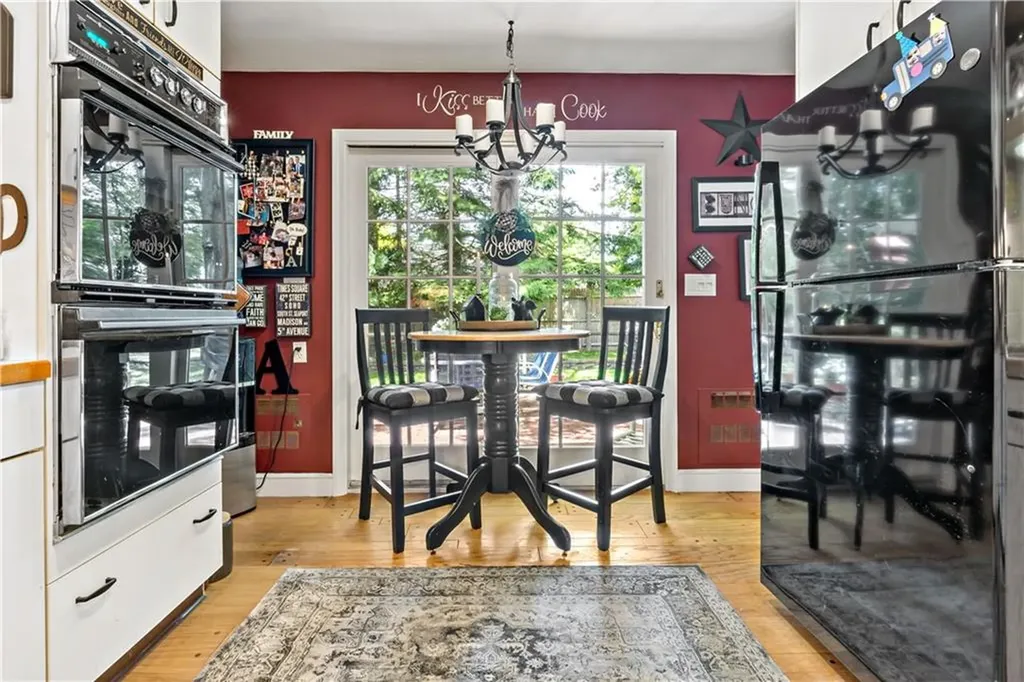 6 Chester Avenue Bristol RI 02809