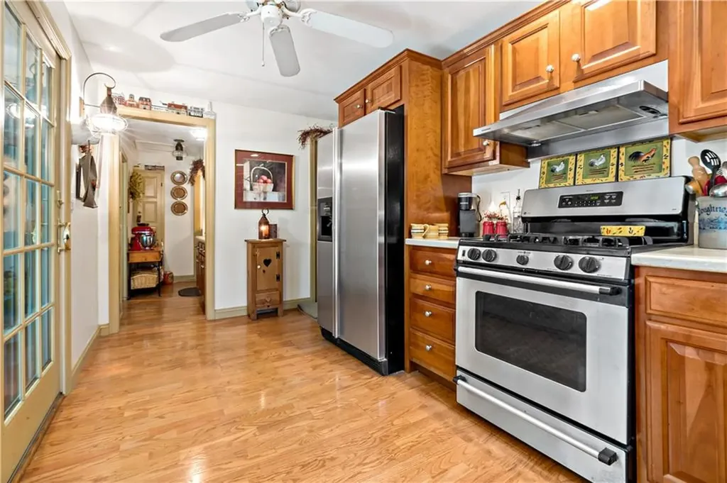 6 Chester Avenue Bristol RI 02809
