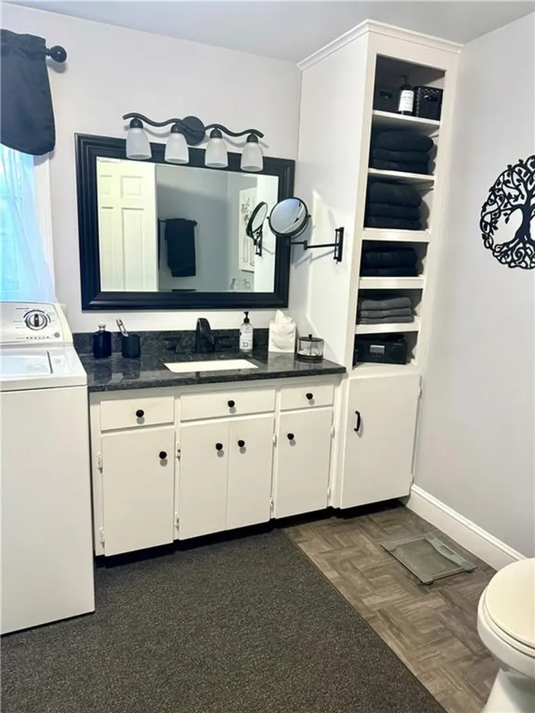 6 Chester Avenue Bristol RI 02809