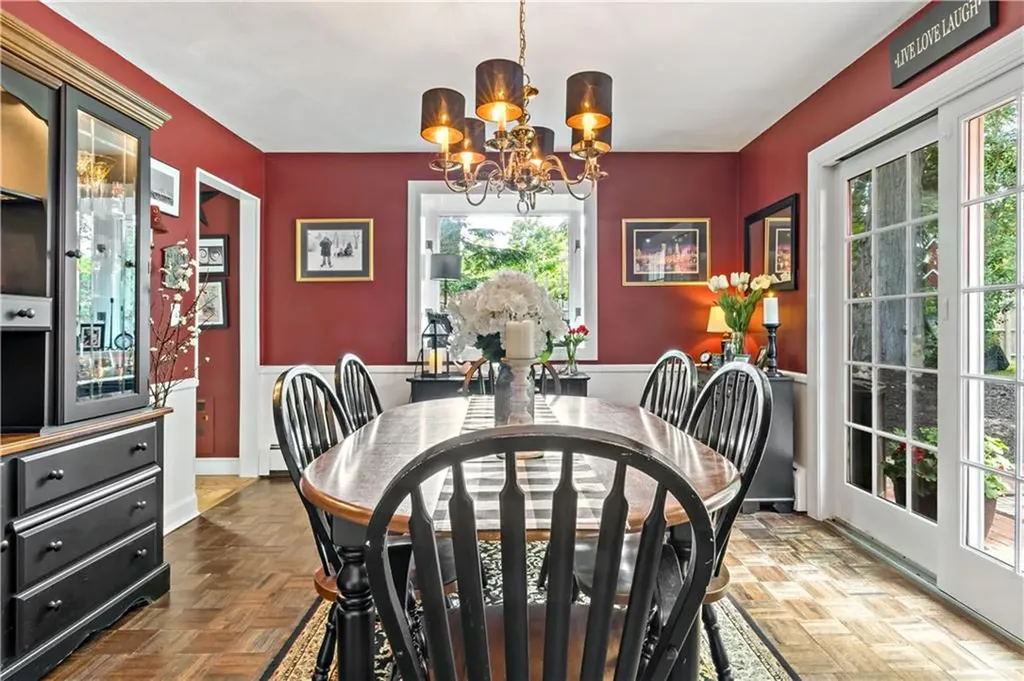6 Chester Avenue Bristol RI 02809