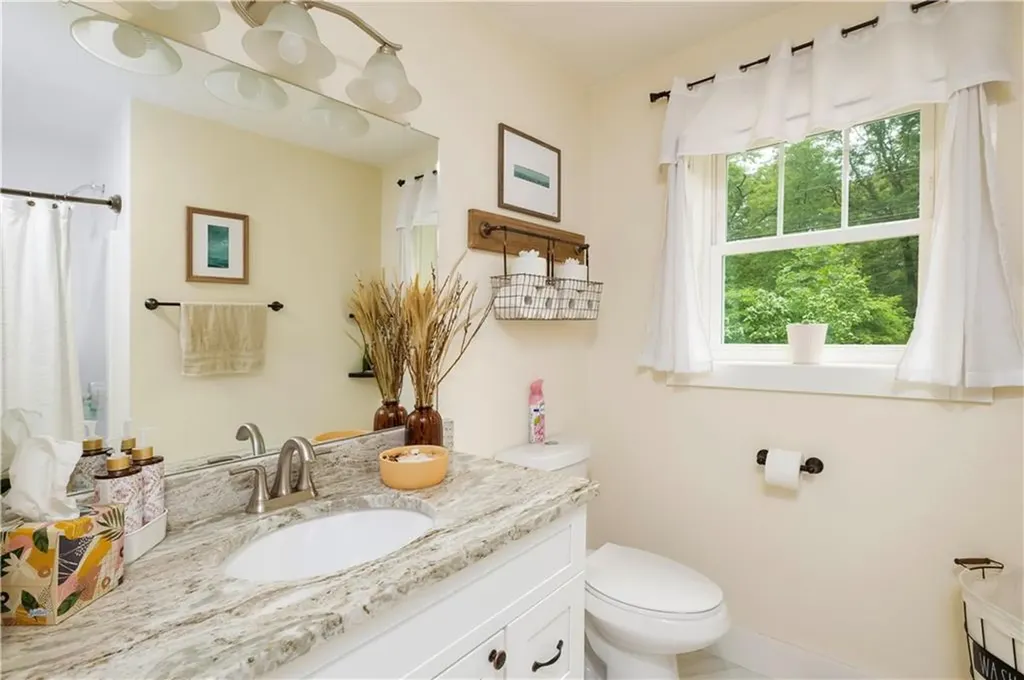 149 North Road Hopkinton RI 02833
