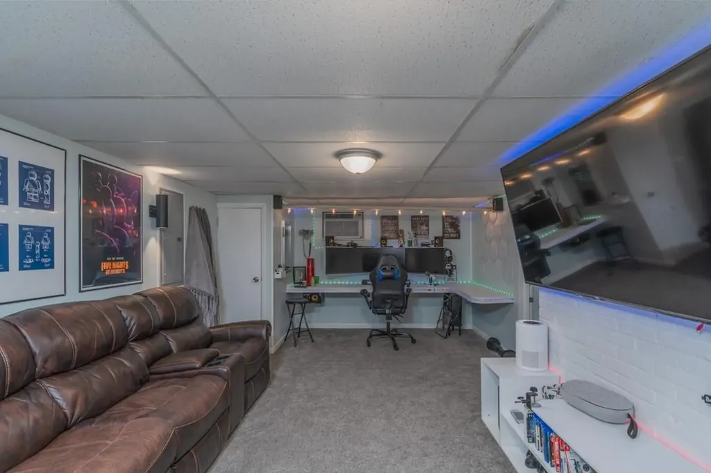 20 Concord Avenue Cranston RI 02910