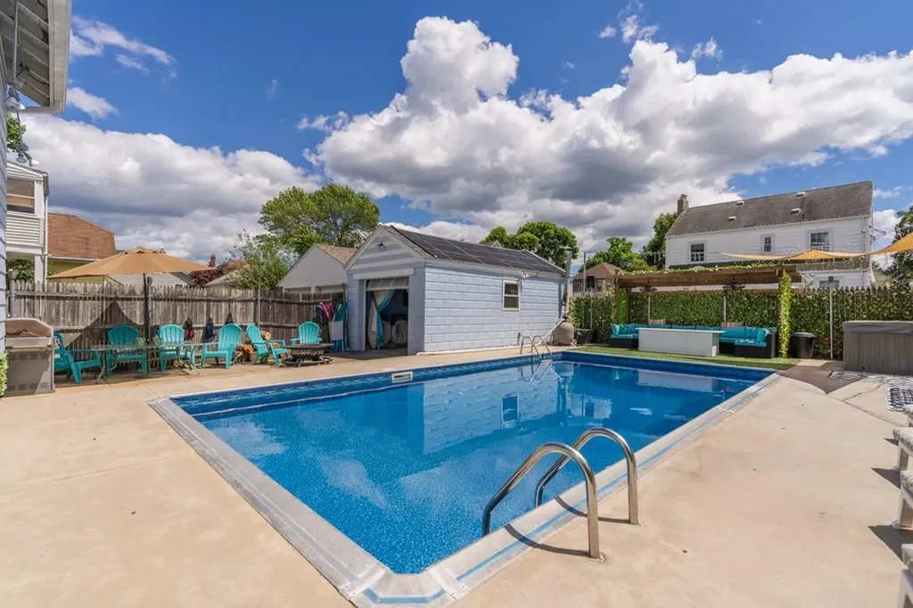 20 Concord Avenue Cranston RI 02910