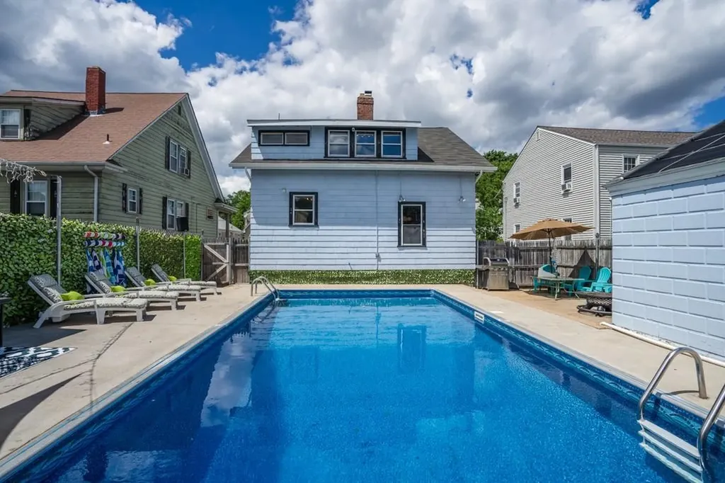 20 Concord Avenue Cranston RI 02910
