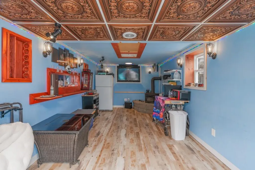 20 Concord Avenue Cranston RI 02910