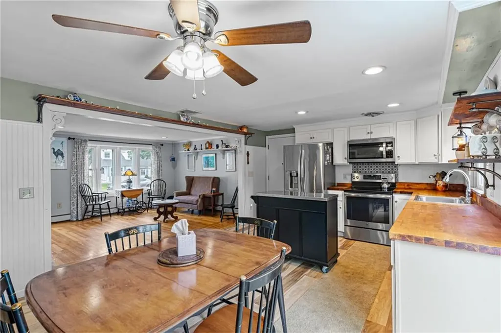 24 Apollo Street Warwick RI 02888