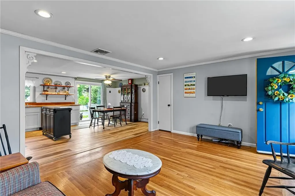 24 Apollo Street Warwick RI 02888