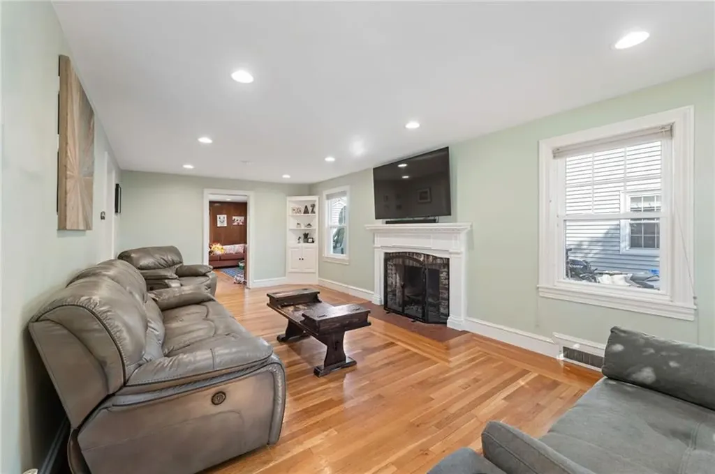 63 Mauran Street Cranston RI 02910