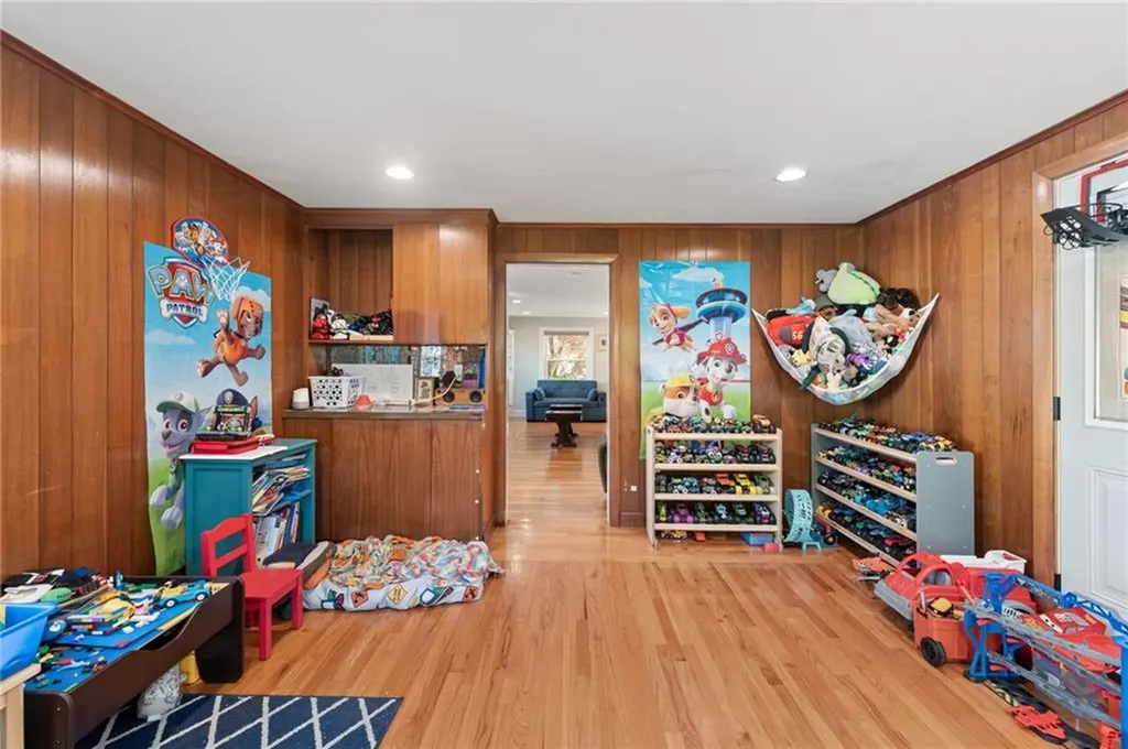 63 Mauran Street Cranston RI 02910