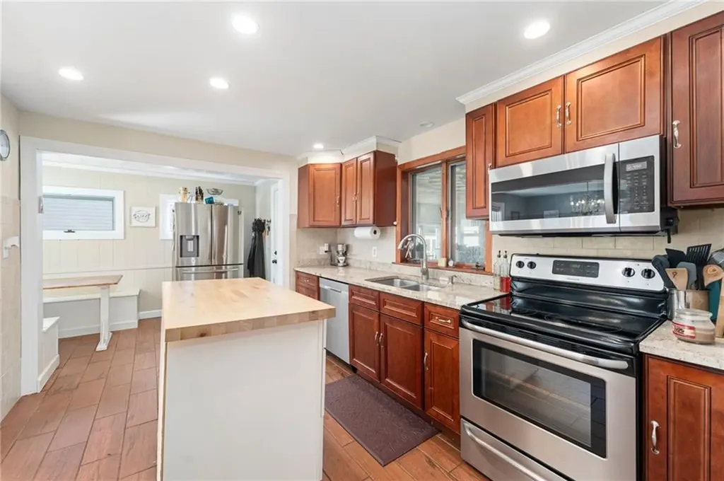 63 Mauran Street Cranston RI 02910