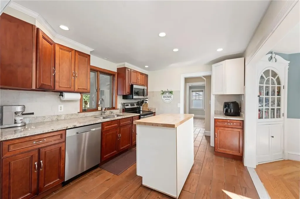 63 Mauran Street Cranston RI 02910