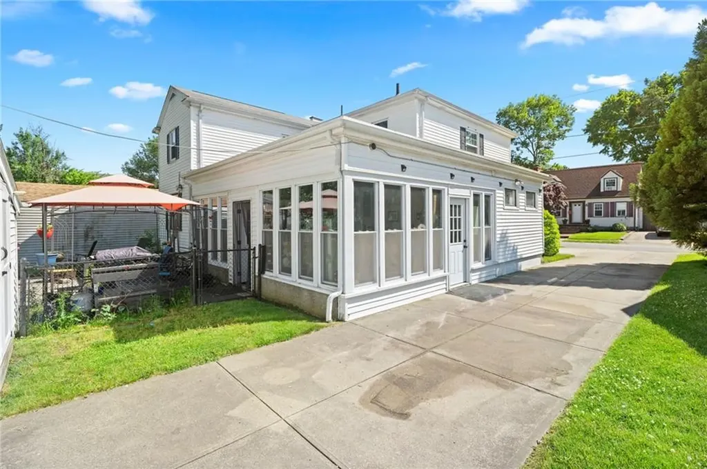 63 Mauran Street Cranston RI 02910