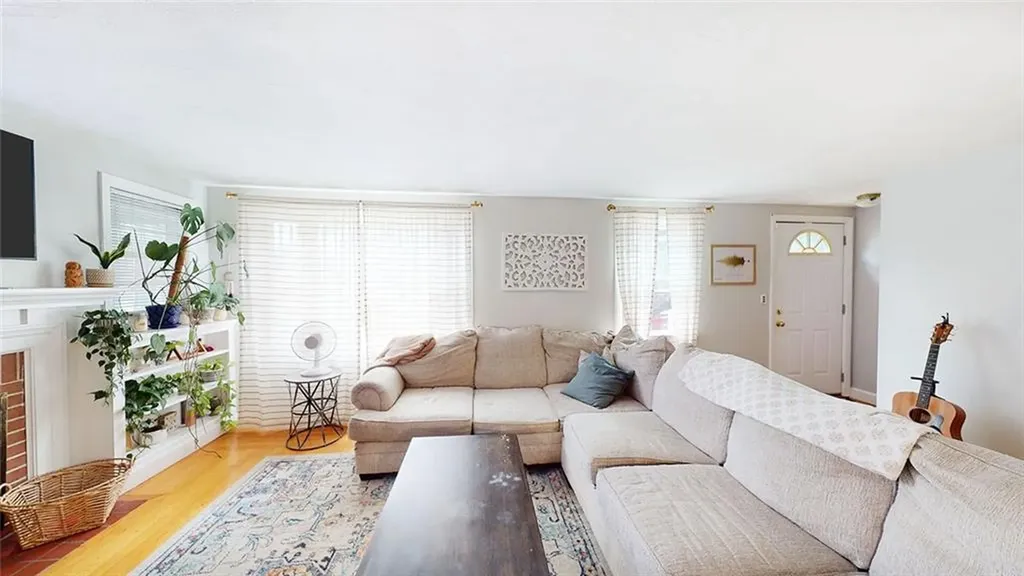 107 Knowles Drive Warwick RI 02888