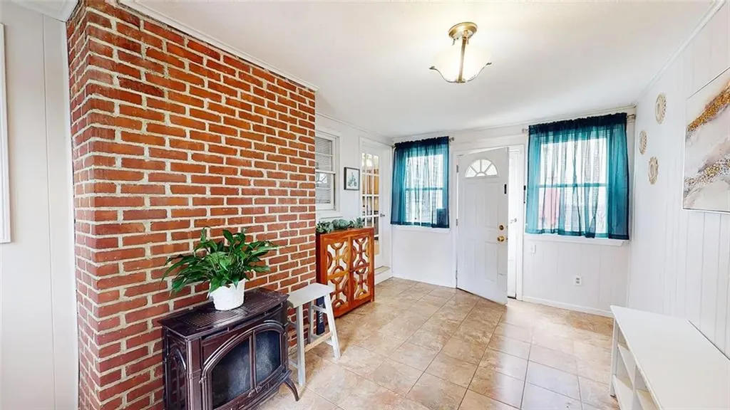 107 Knowles Drive Warwick RI 02888
