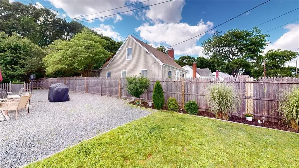 107 Knowles Drive Warwick RI 02888