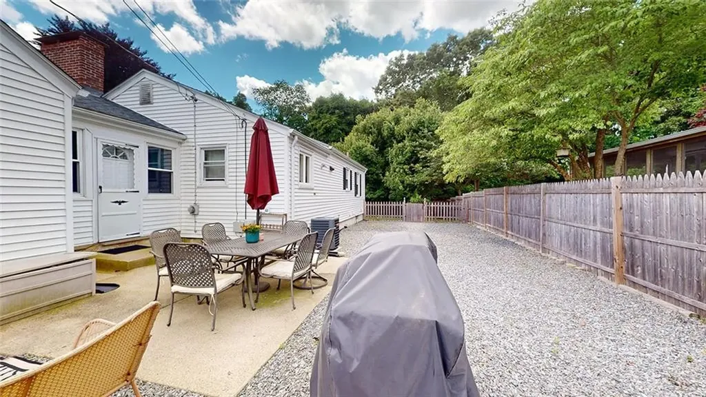 107 Knowles Drive Warwick RI 02888