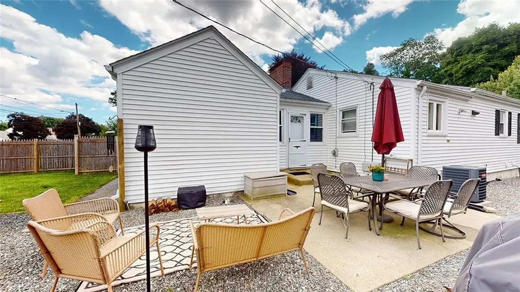 107 Knowles Drive Warwick RI 02888