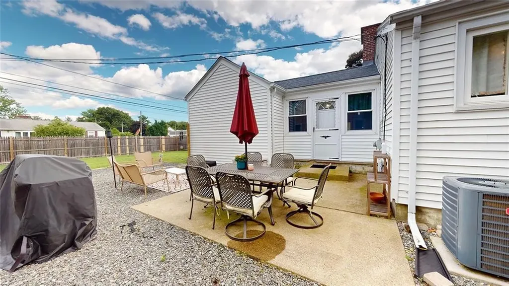 107 Knowles Drive Warwick RI 02888