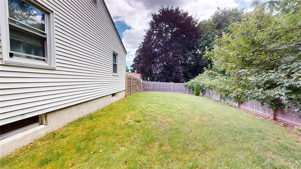 107 Knowles Drive Warwick RI 02888
