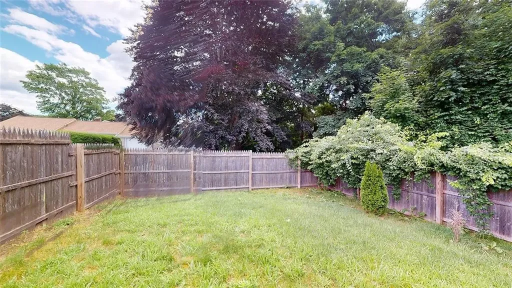 107 Knowles Drive Warwick RI 02888