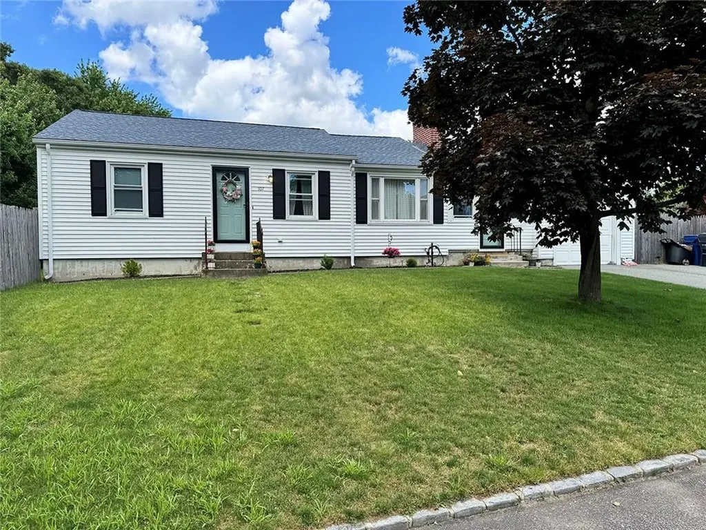 107 Knowles Drive Warwick RI 02888