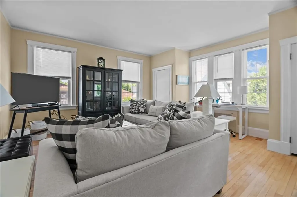 72 Upland Road Woonsocket RI 02895