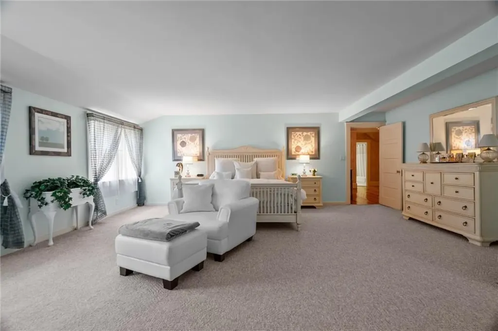 72 Upland Road Woonsocket RI 02895