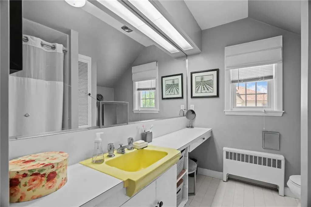 72 Upland Road Woonsocket RI 02895