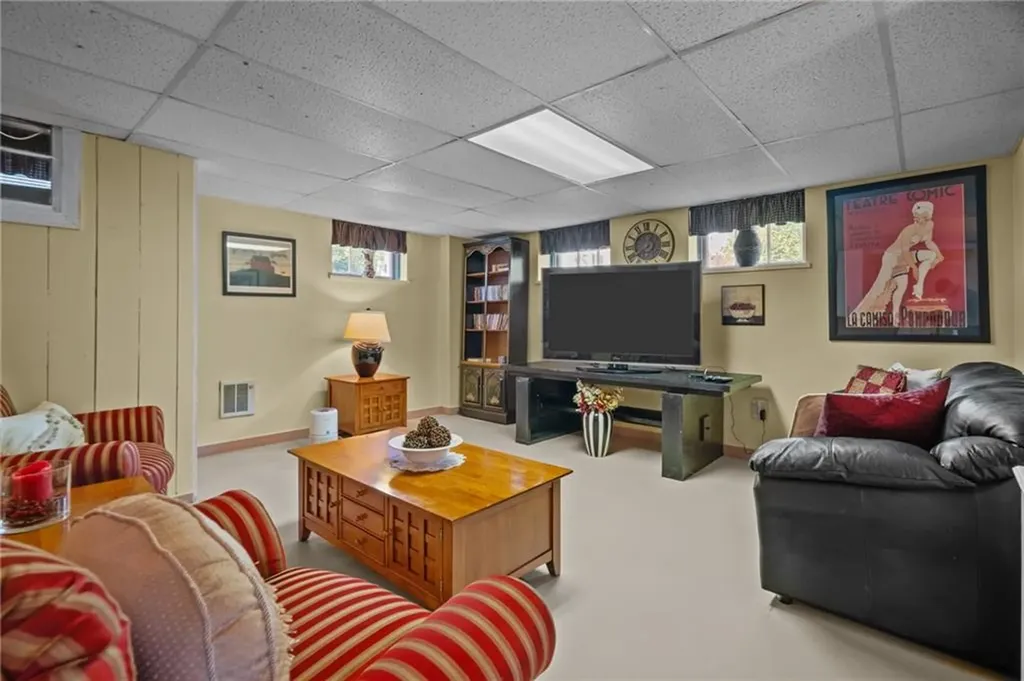 72 Upland Road Woonsocket RI 02895