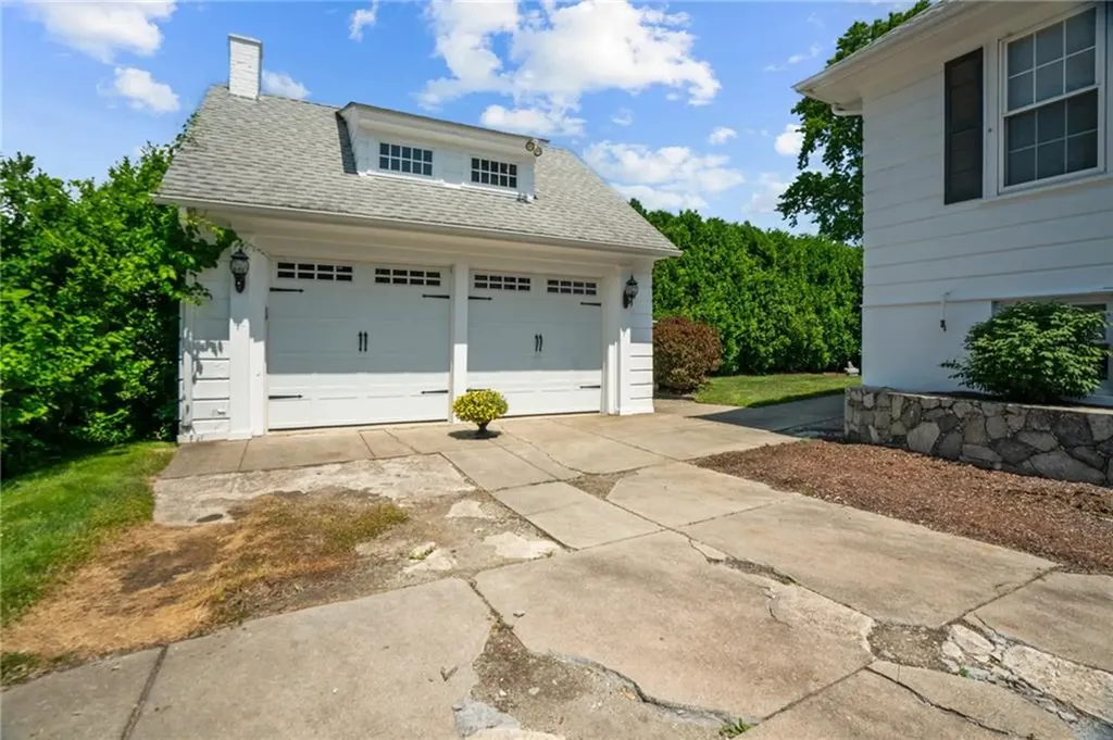 72 Upland Road Woonsocket RI 02895