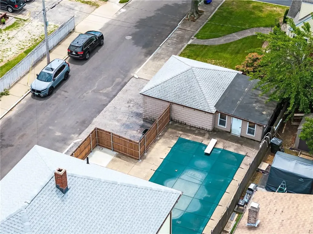 572 Admiral Street Providence RI 02908