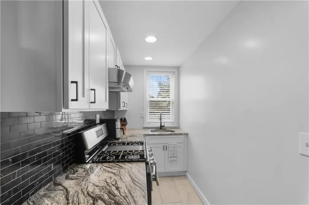 572 Admiral Street Providence RI 02908