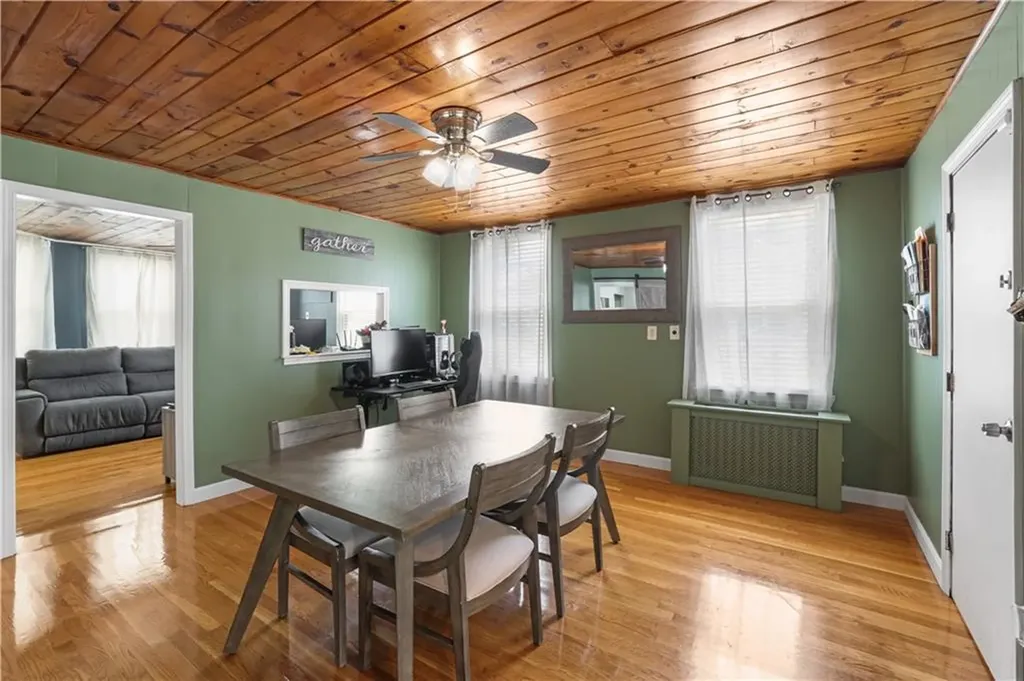 572 Admiral Street Providence RI 02908