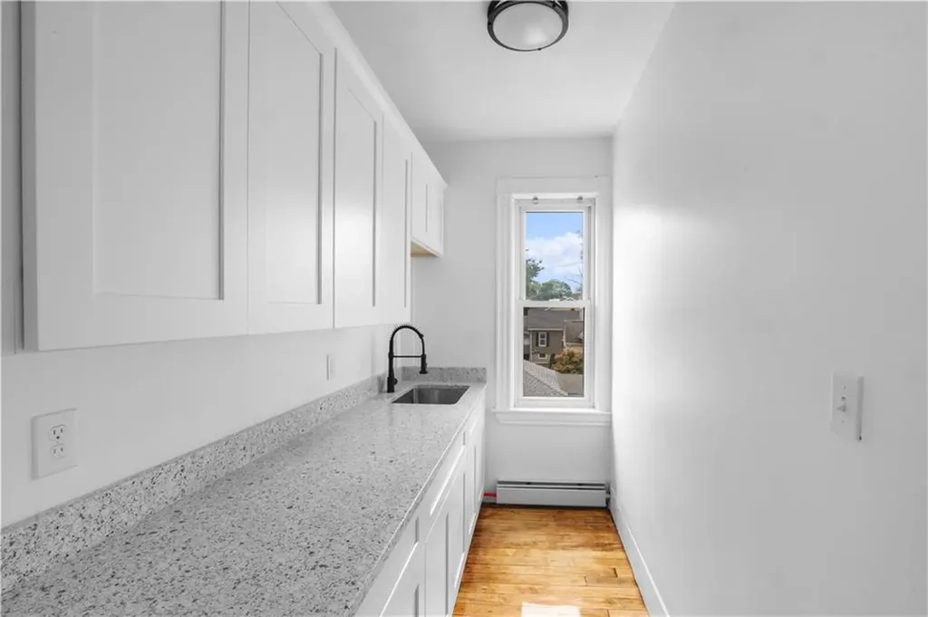 572 Admiral Street Providence RI 02908