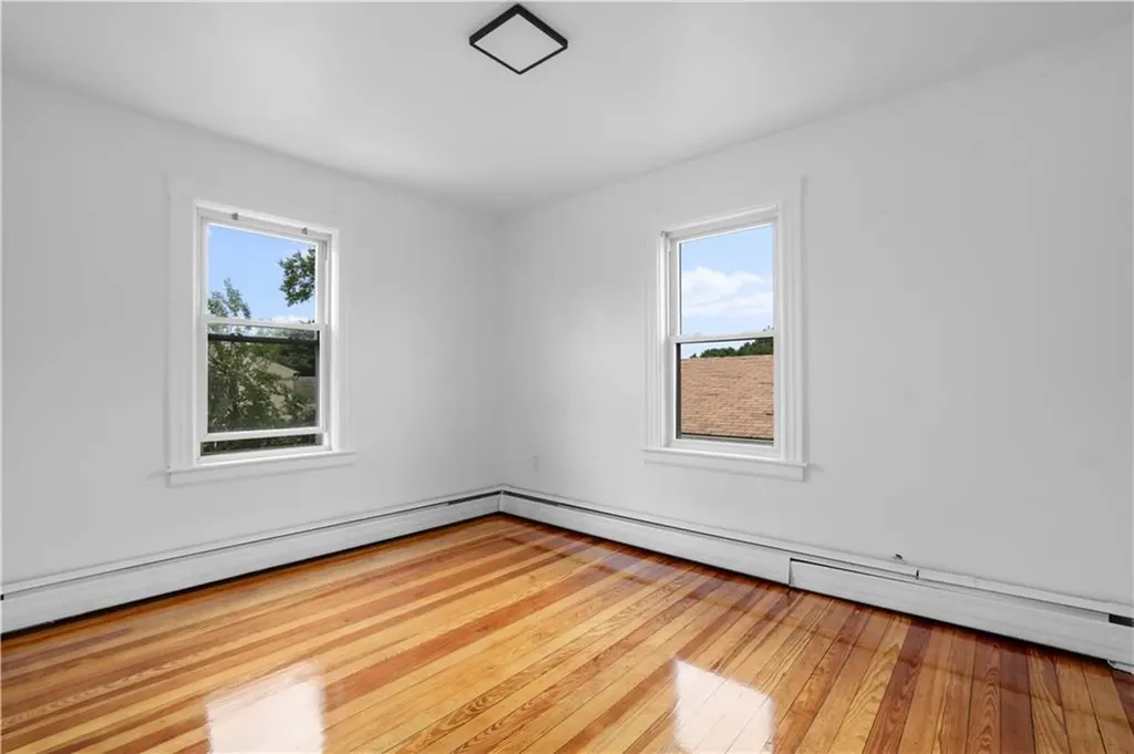 572 Admiral Street Providence RI 02908