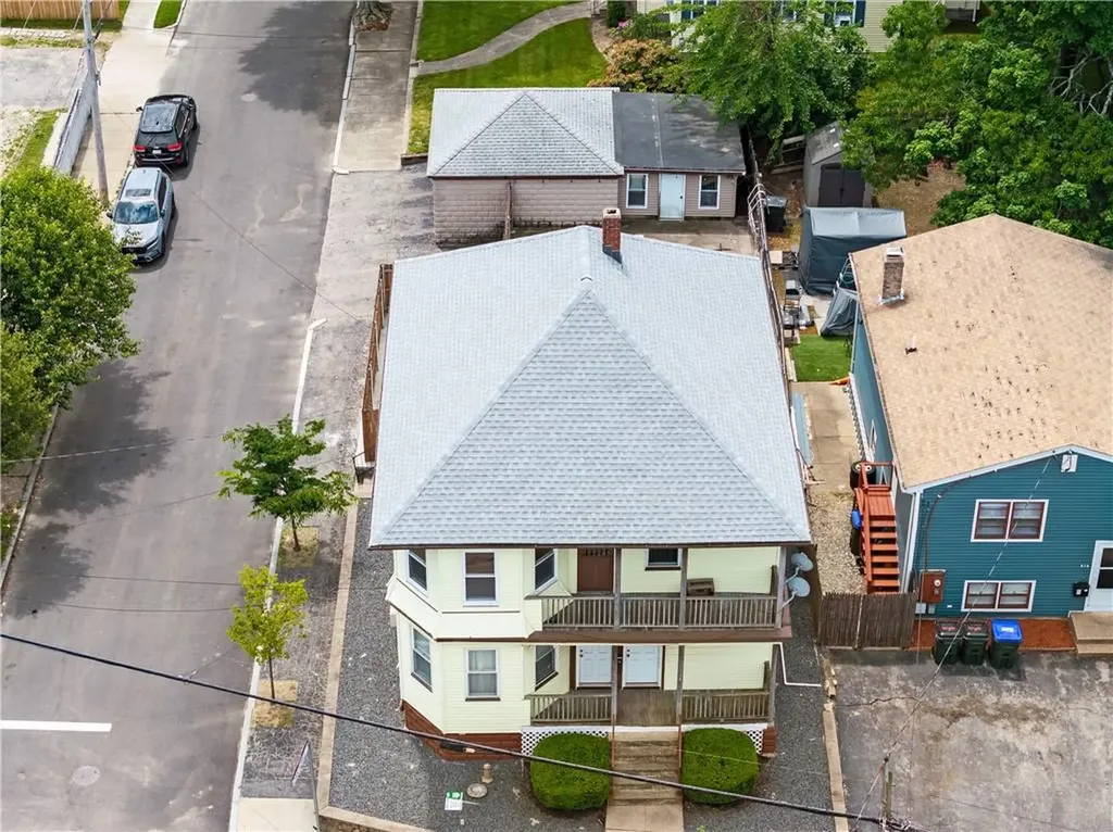 572 Admiral Street Providence RI 02908