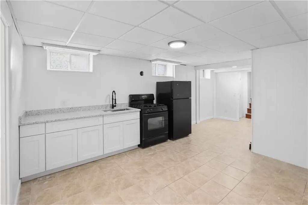 572 Admiral Street Providence RI 02908