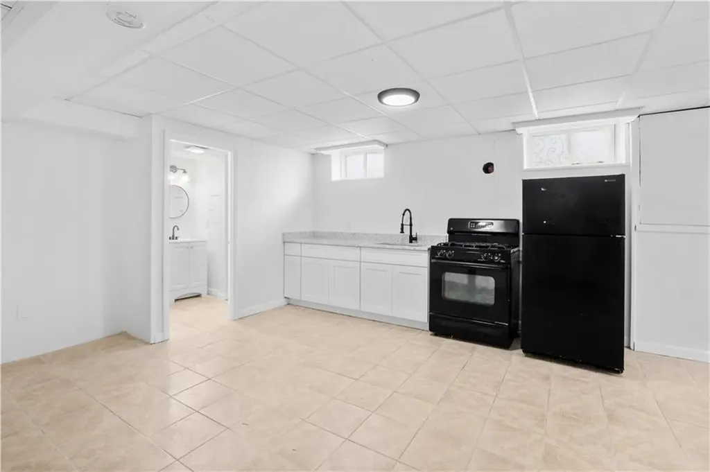 572 Admiral Street Providence RI 02908