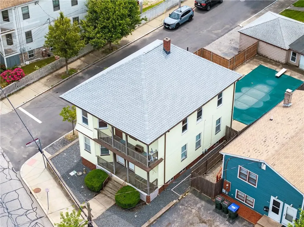 572 Admiral Street Providence RI 02908