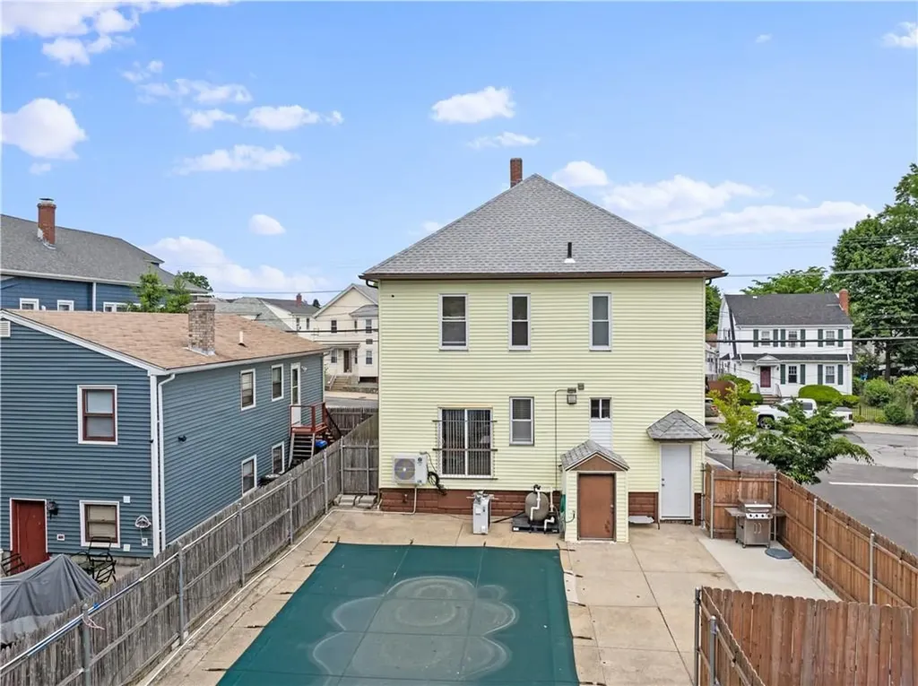 572 Admiral Street Providence RI 02908