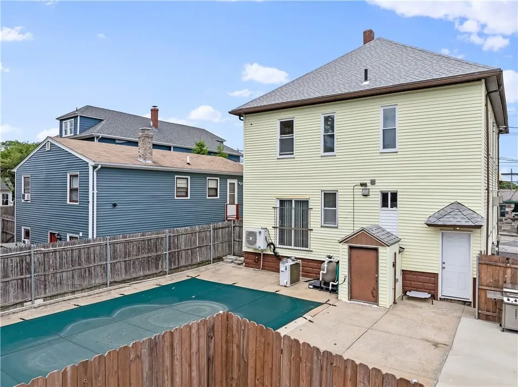 572 Admiral Street Providence RI 02908