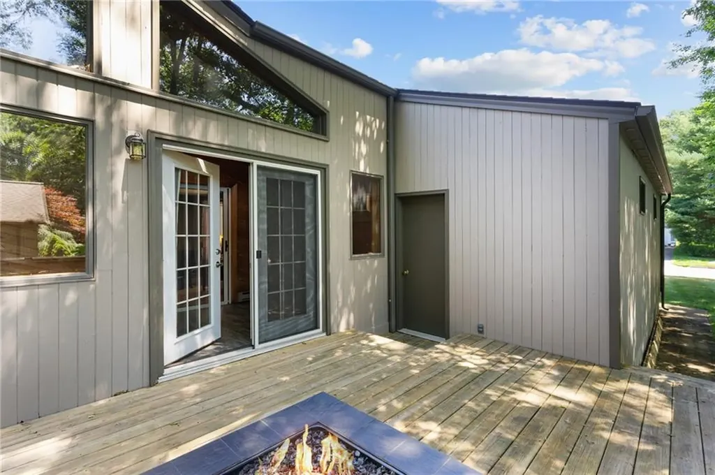 65 Apple House Drive Cranston RI 02921
