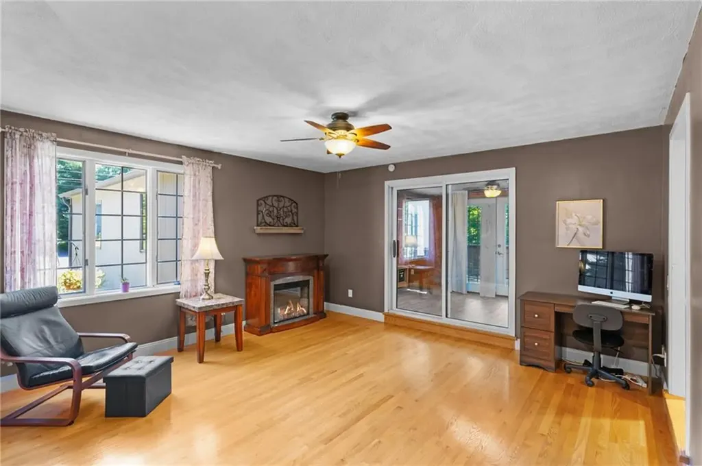 65 Apple House Drive Cranston RI 02921