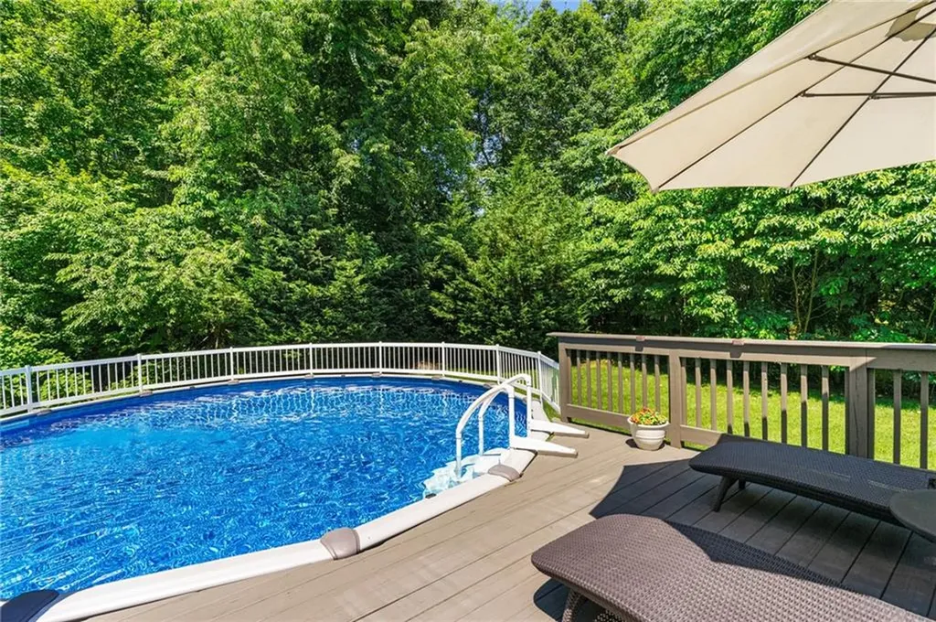 65 Apple House Drive Cranston RI 02921