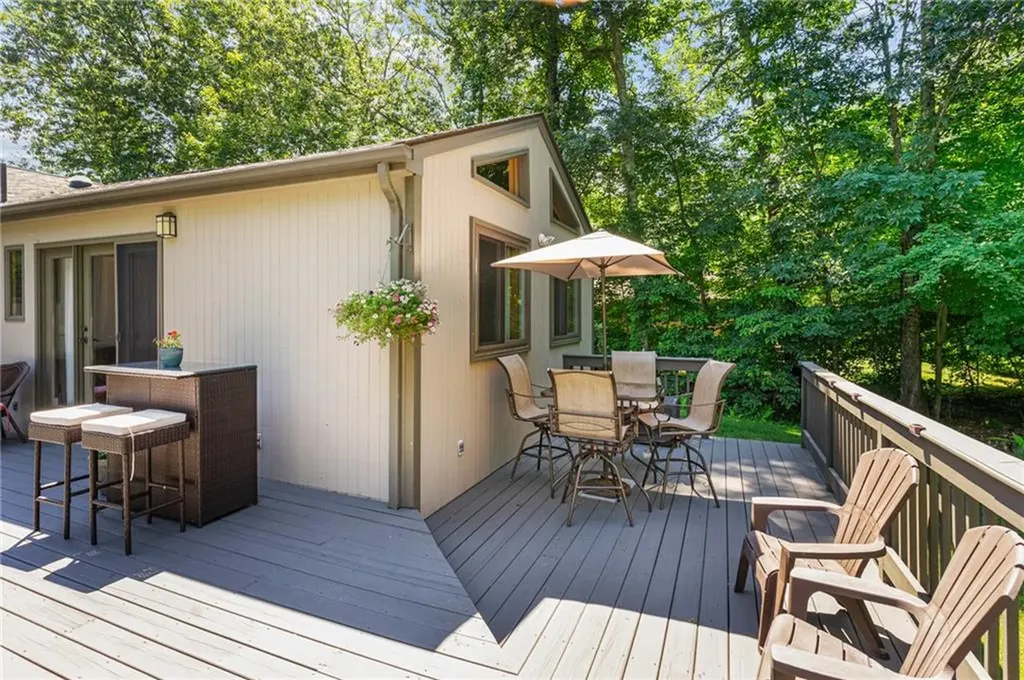 65 Apple House Drive Cranston RI 02921