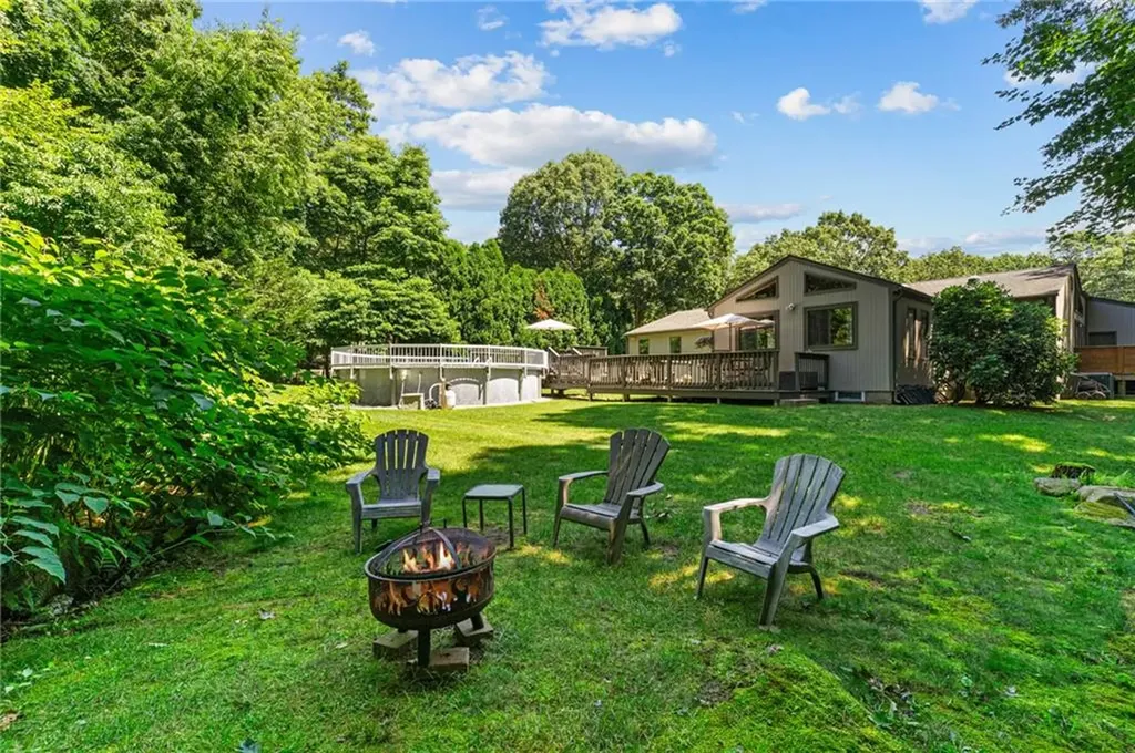 65 Apple House Drive Cranston RI 02921