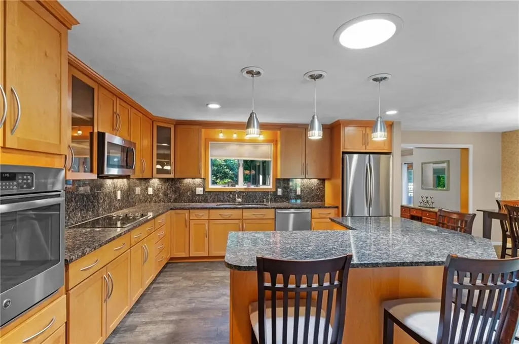 65 Apple House Drive Cranston RI 02921