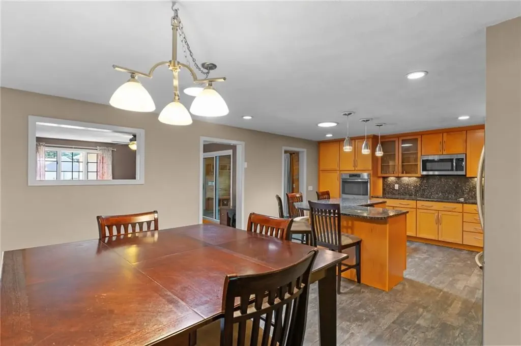 65 Apple House Drive Cranston RI 02921